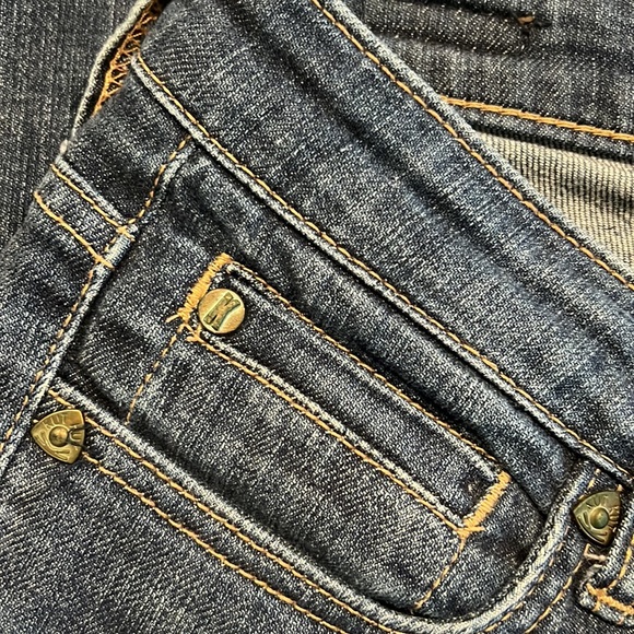 Kut the Kloth Crop Jeans - Picture 4 of 7